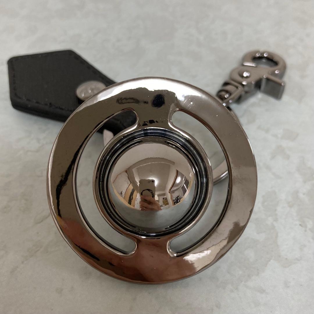 Vivienne Westwood｜ラウンドオーブキーリング　ガンメタ