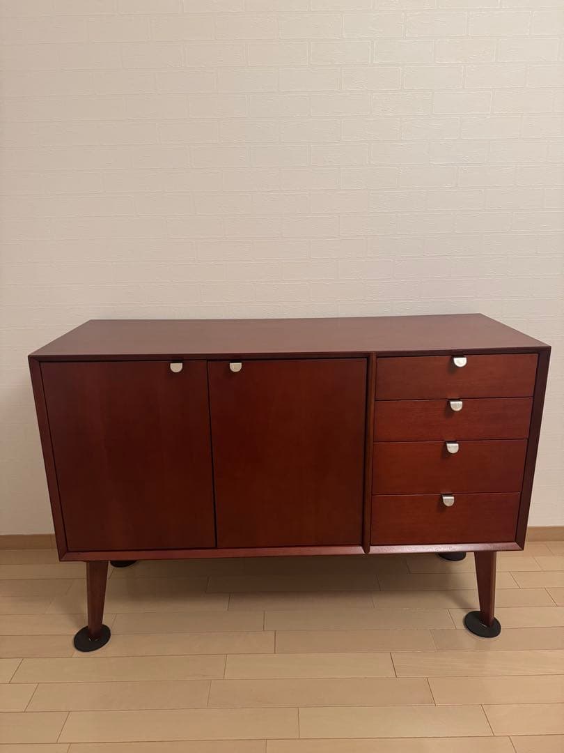 北欧風リビングキャビネット 引き出し 扉付き 脚付き 幅110マホガニー