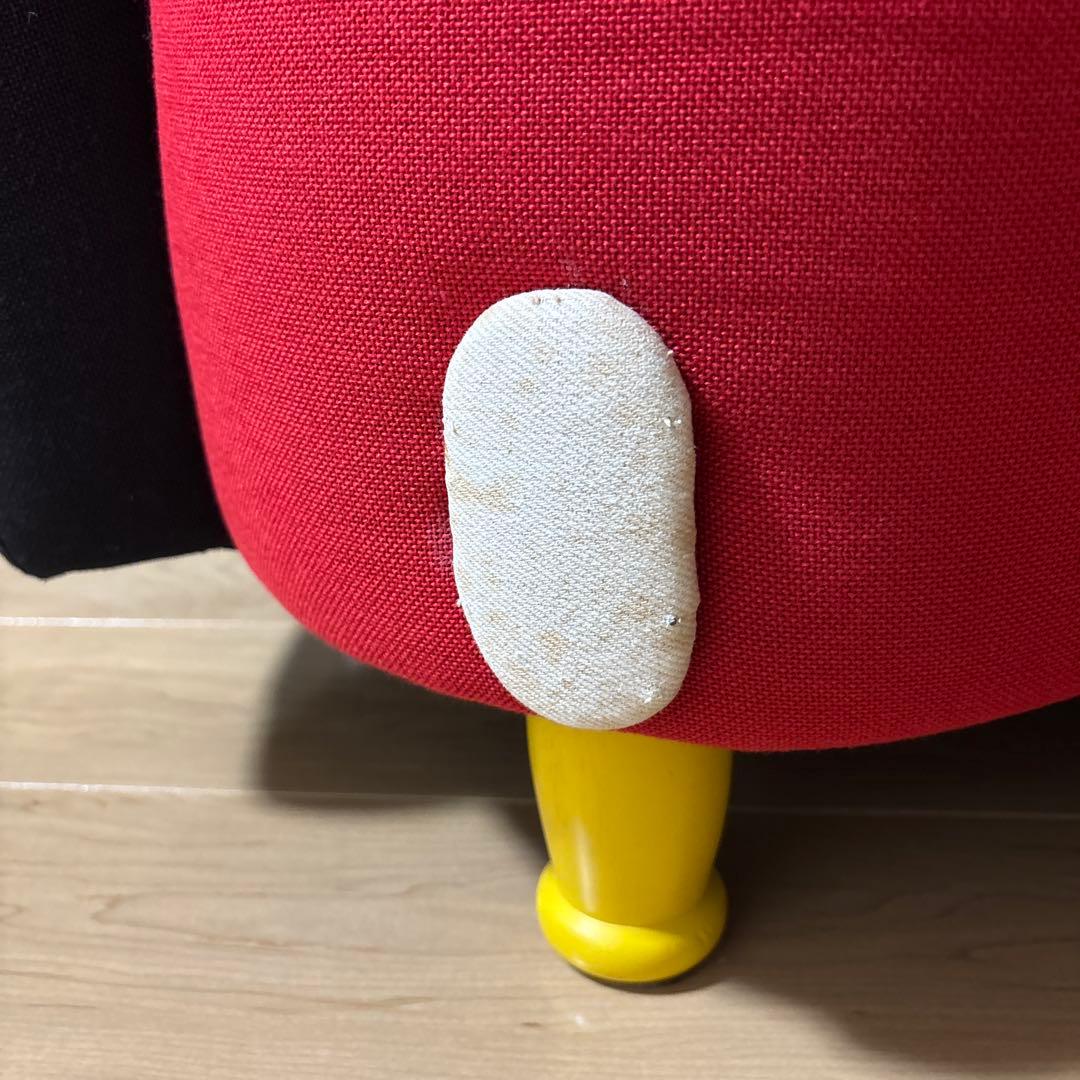 ミッキーマウス風ソファ 赤と黒