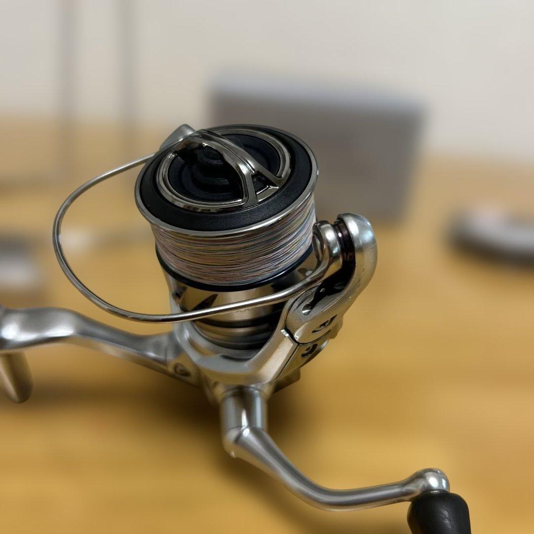 23 ストラディック　C2500SXG リールスタンド(ストラディックカラー)