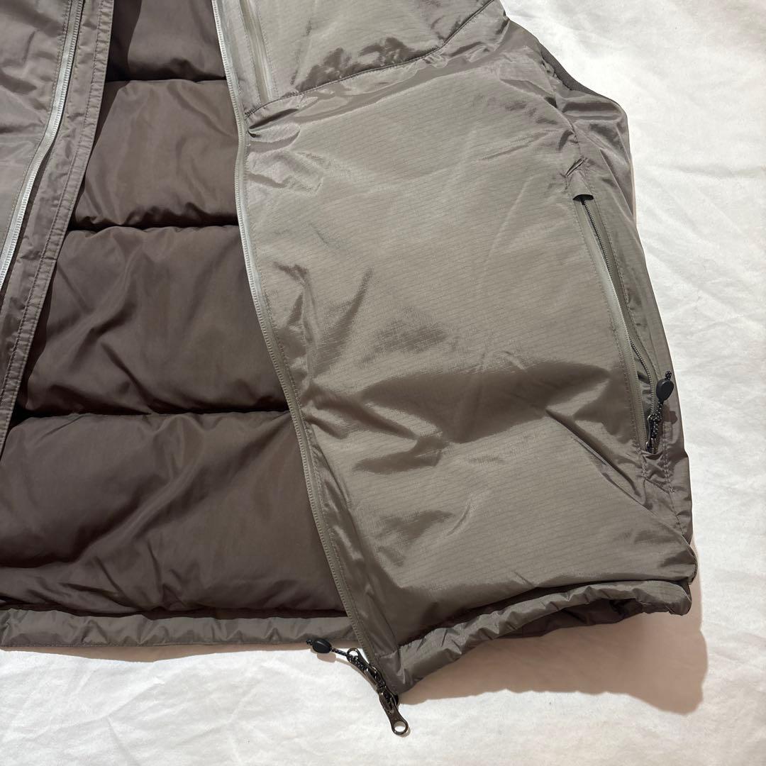 NANGA オーロラテックス スタンドカラー ダウンベスト