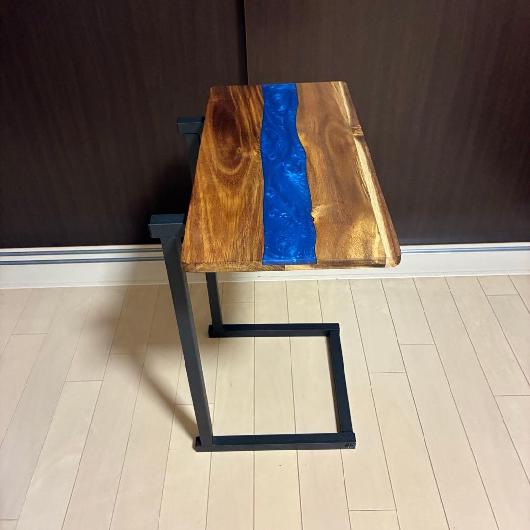 レジンテーブル　サイドテーブル　青レジン