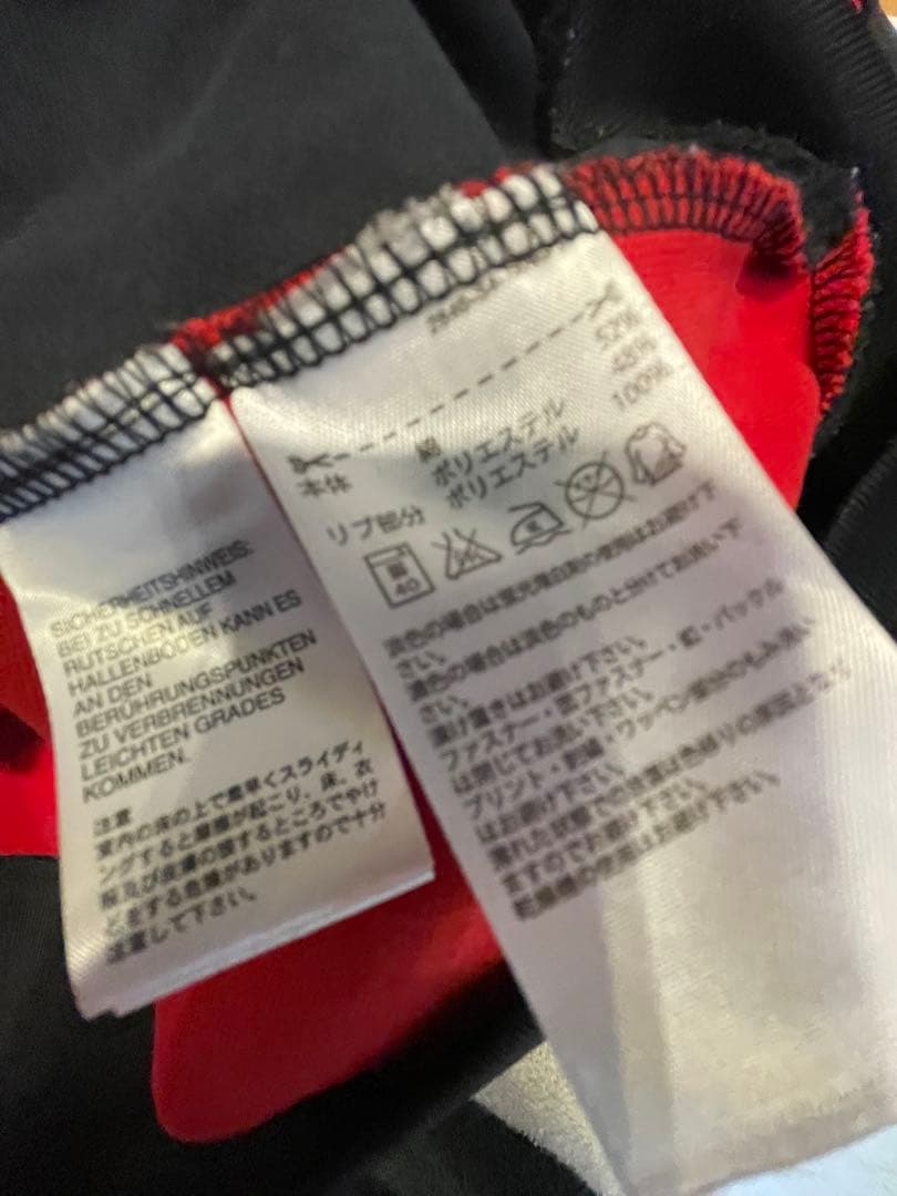 アディダス　ＮＩＧＯコラボ