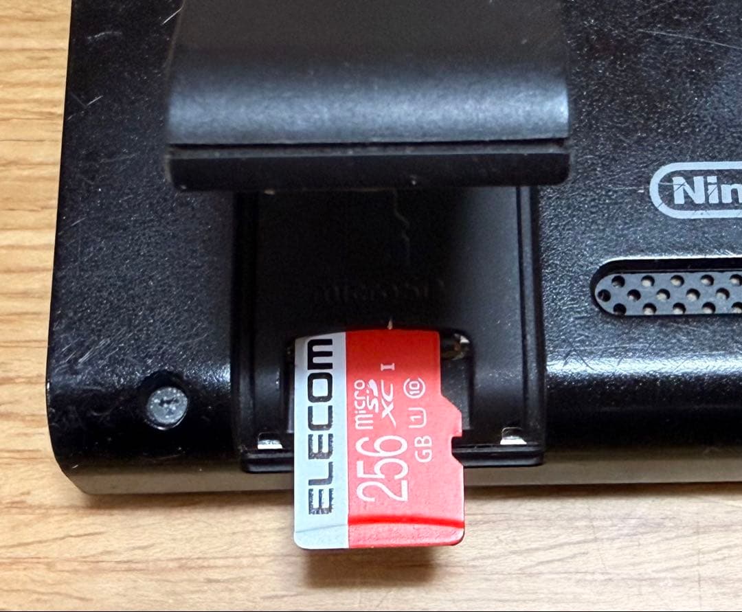 Switch 一式＋充電グリップ＋Joy-Con2個＋SDカード＋ケースセット