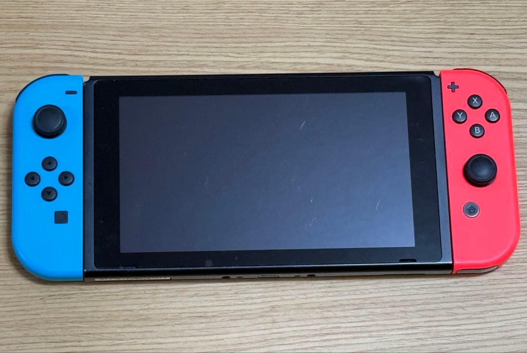 Switch 一式＋充電グリップ＋Joy-Con2個＋SDカード＋ケースセット