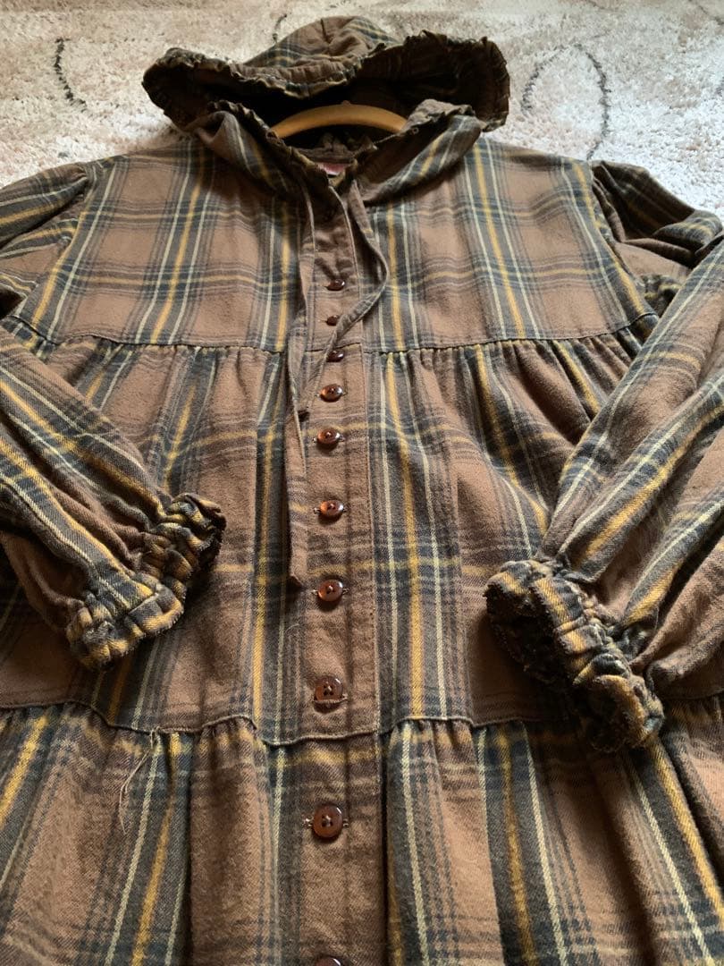 ピンクハウスのフード付きのワンピースの茶