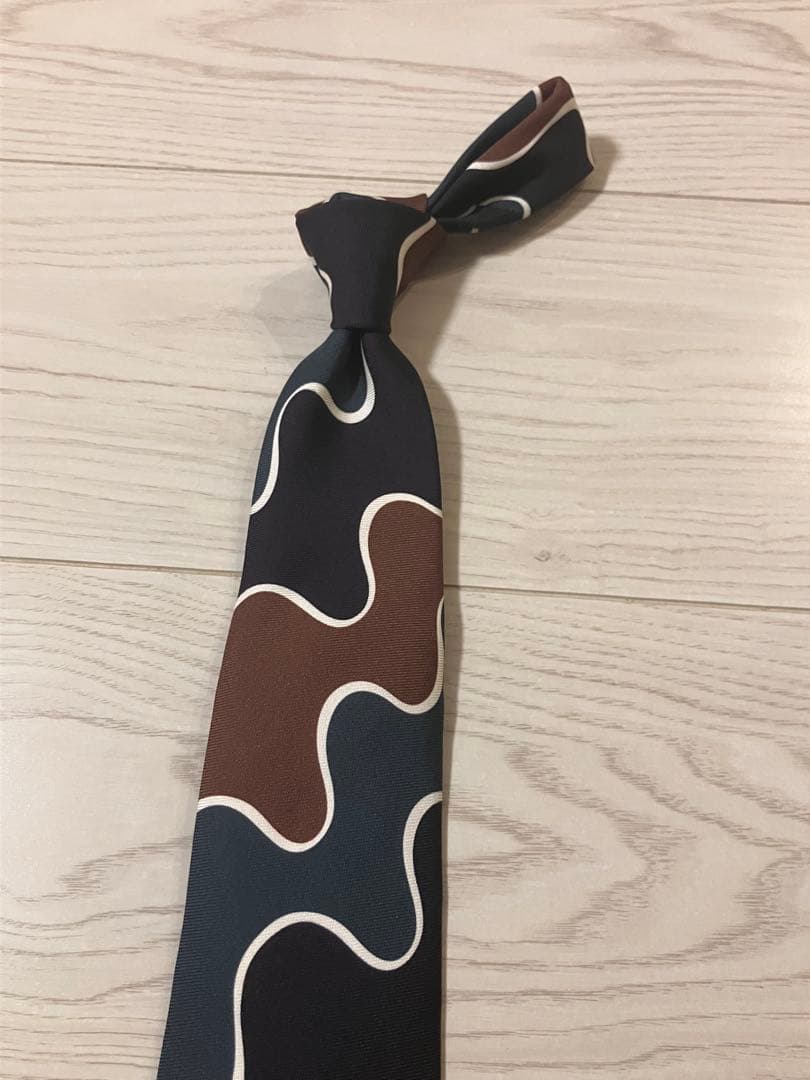 新品⭐︎ホリデー&ブラウン　プリントネクタイ