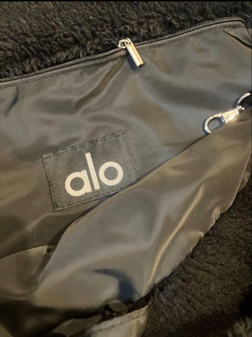 Alo Yoga FOXY SHERPA TOTE BAG 黒