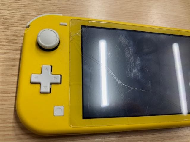 【訳アリ】Nintendo Switch Lite イエロー ★あつ森ソフト付き