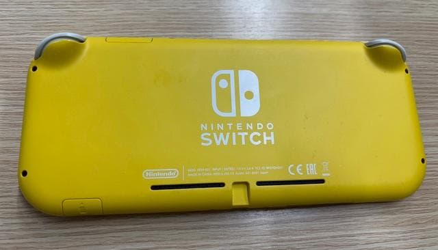 【訳アリ】Nintendo Switch Lite イエロー ★あつ森ソフト付き