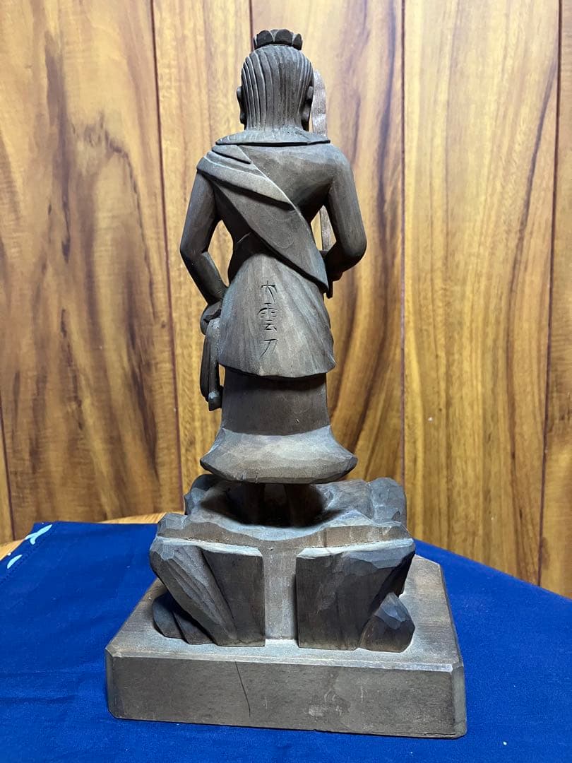 MacBook　不動明王　仏像　背面欠けあり