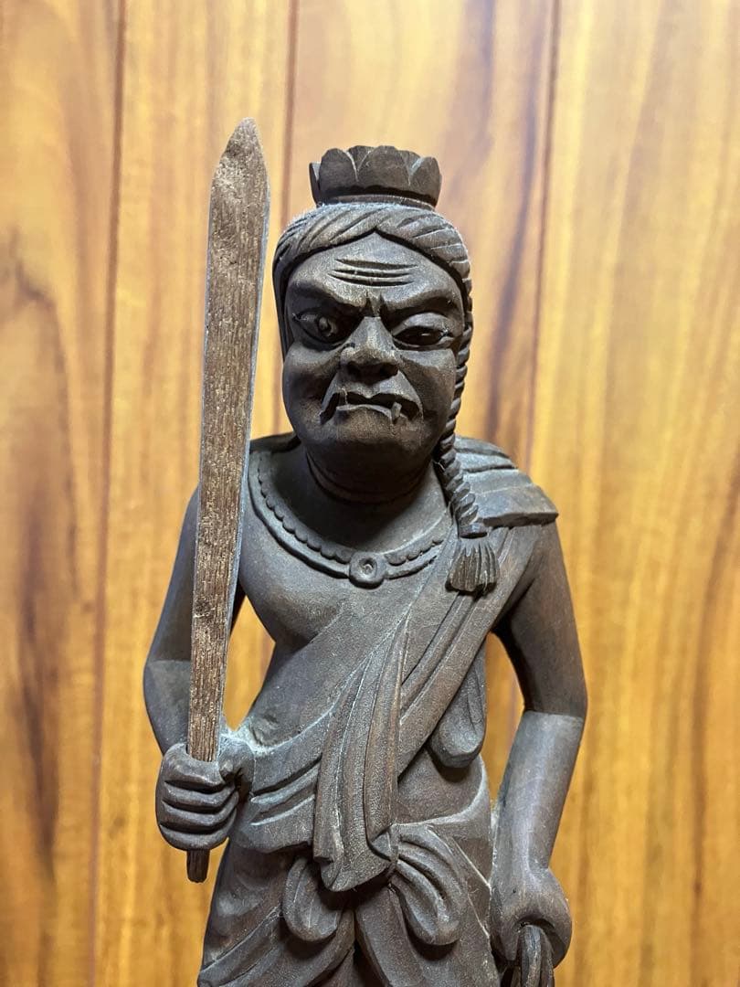 MacBook　不動明王　仏像　背面欠けあり