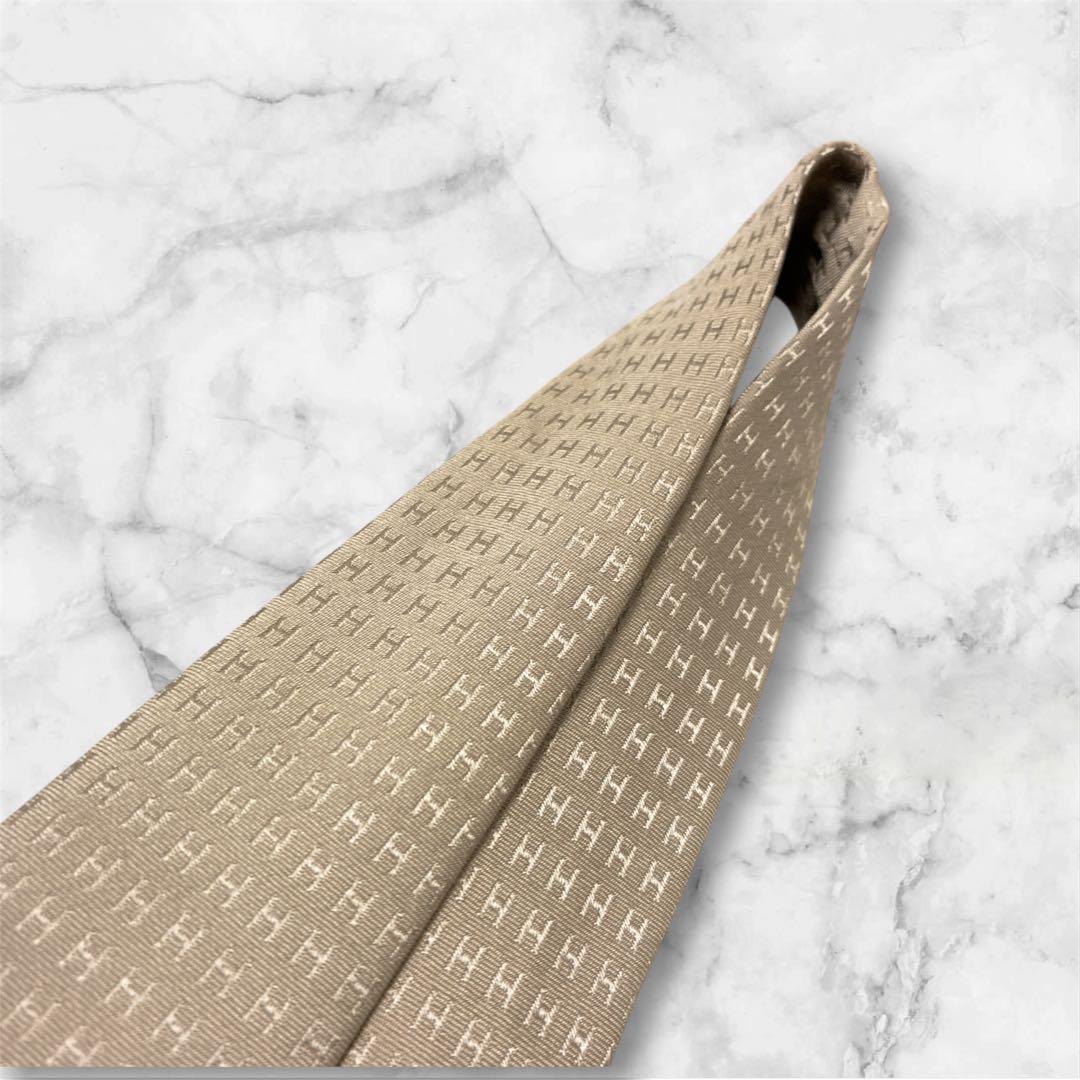 ✨極美品✨希少色✨HERMES ファソネ　H柄 クリームモカベージュ　ネクタイ