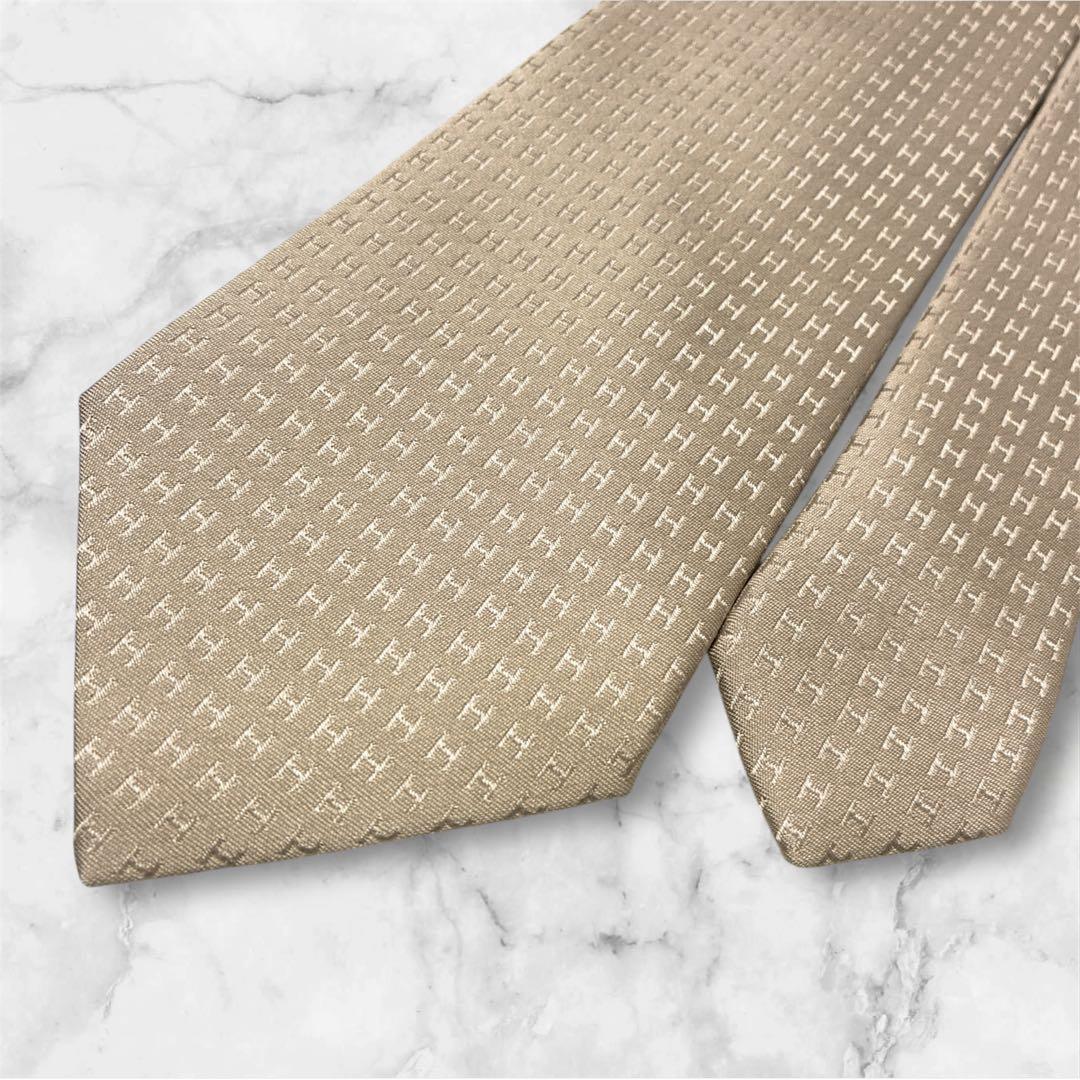 ✨極美品✨希少色✨HERMES ファソネ　H柄 クリームモカベージュ　ネクタイ