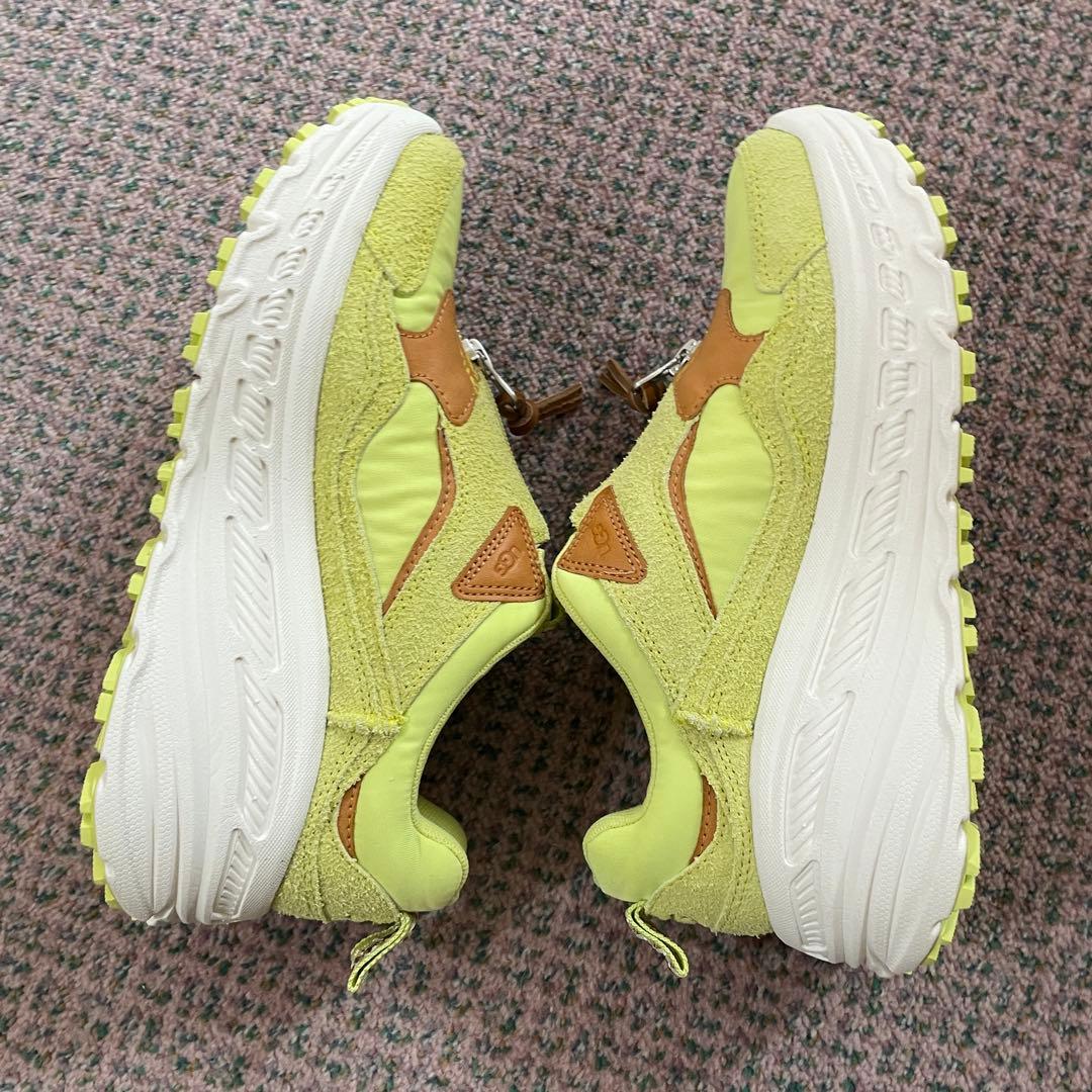 週末セール【新品】UGG 25cmレディーススニーカー（CA805 Zip）