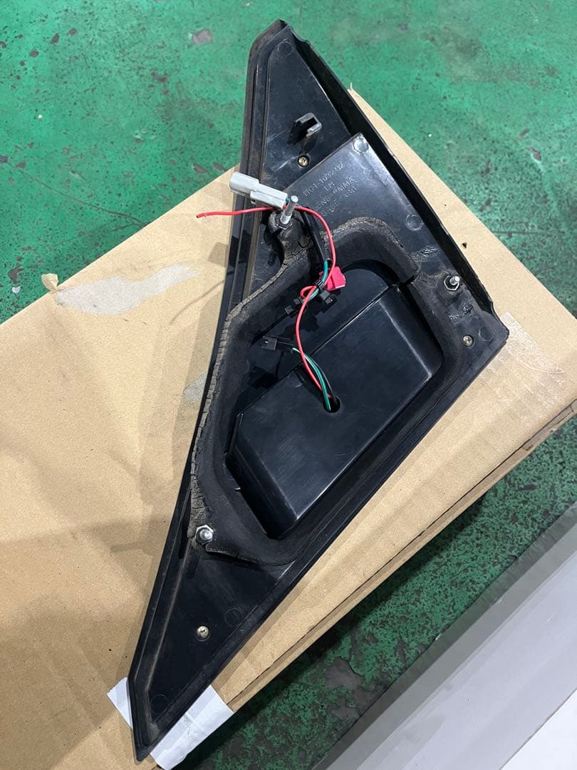 20 アルファード　ヴェルファイア　社外テール