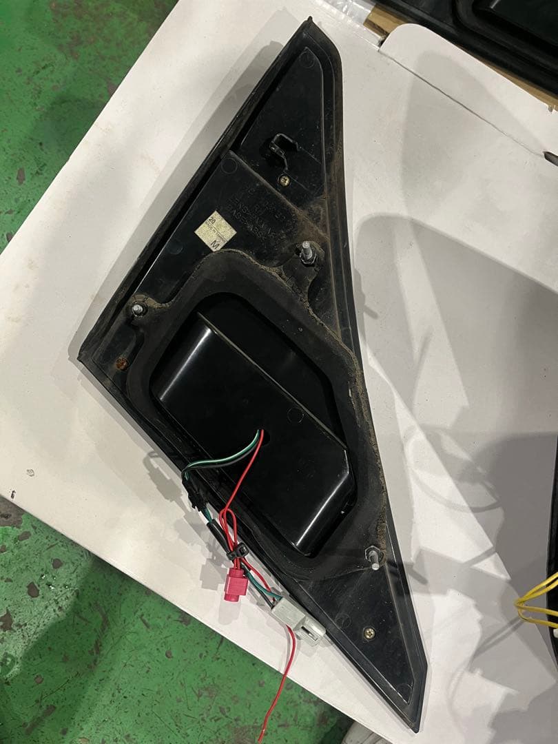 20 アルファード　ヴェルファイア　社外テール