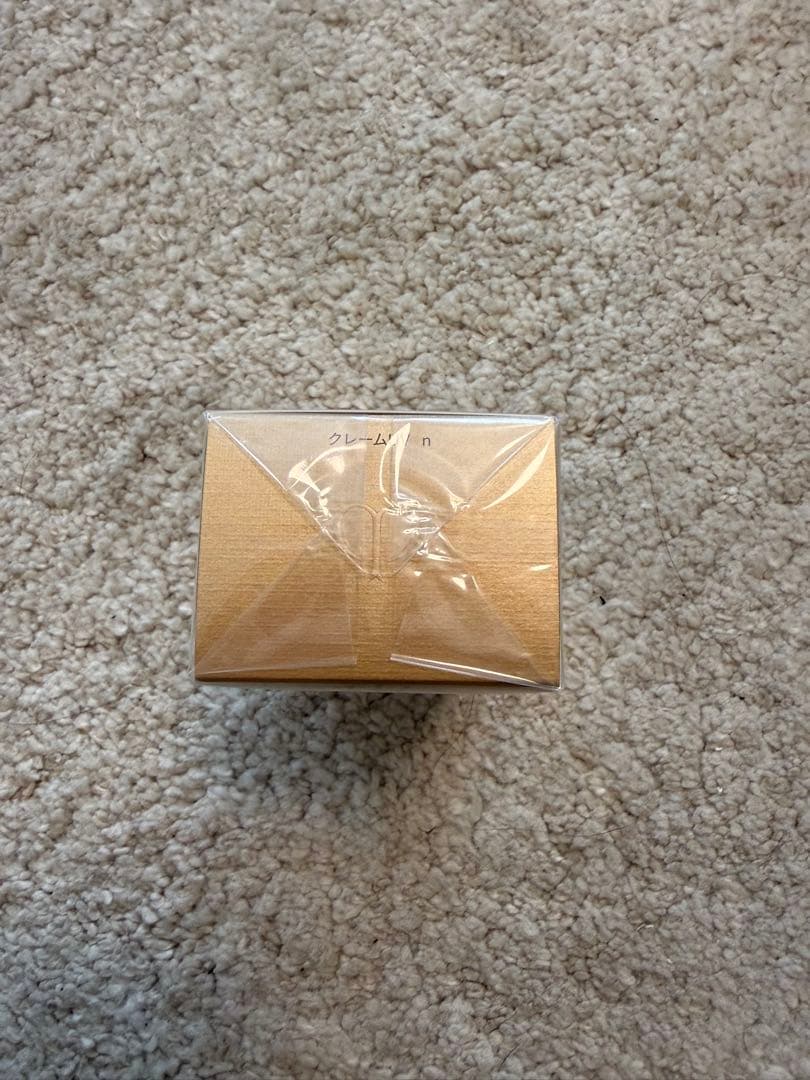 【新品未使用】【正規店】クレドポーボーテ クレームＵＶ n