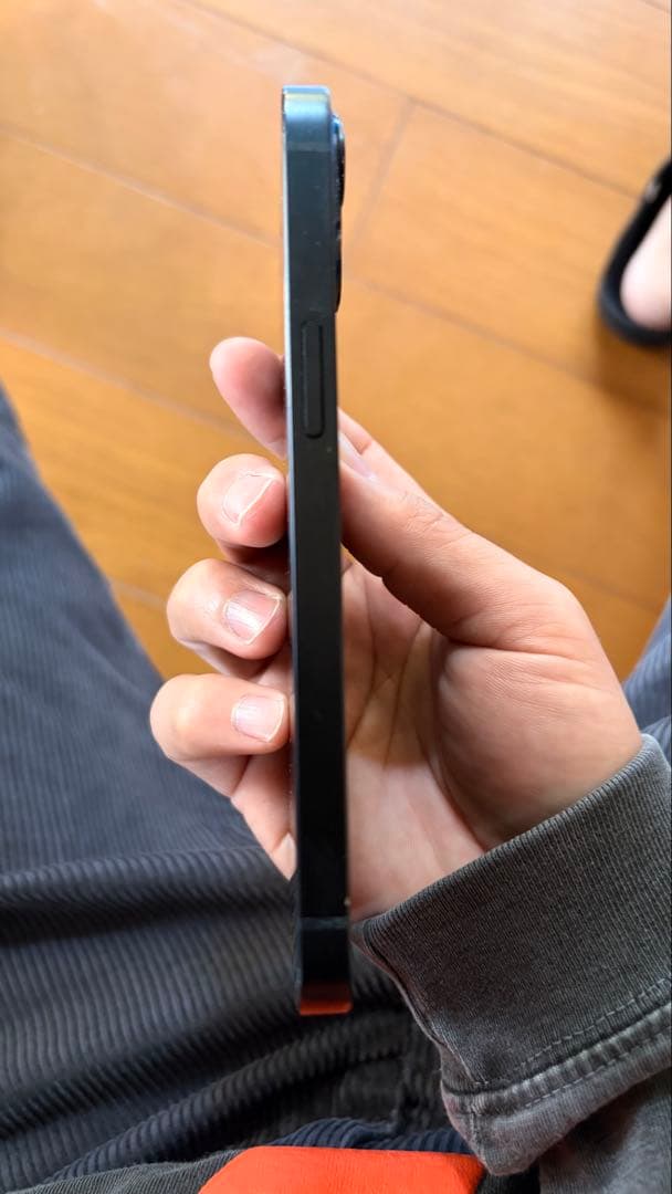 Apple iPhone 13 ミッドナイト　本体