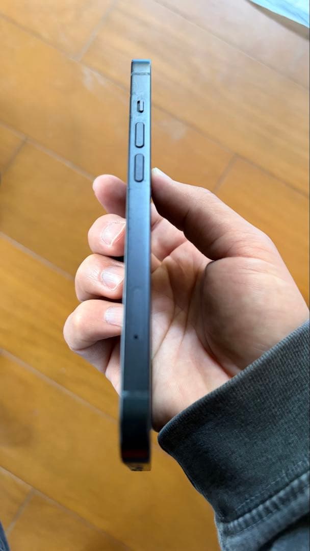 Apple iPhone 13 ミッドナイト　本体