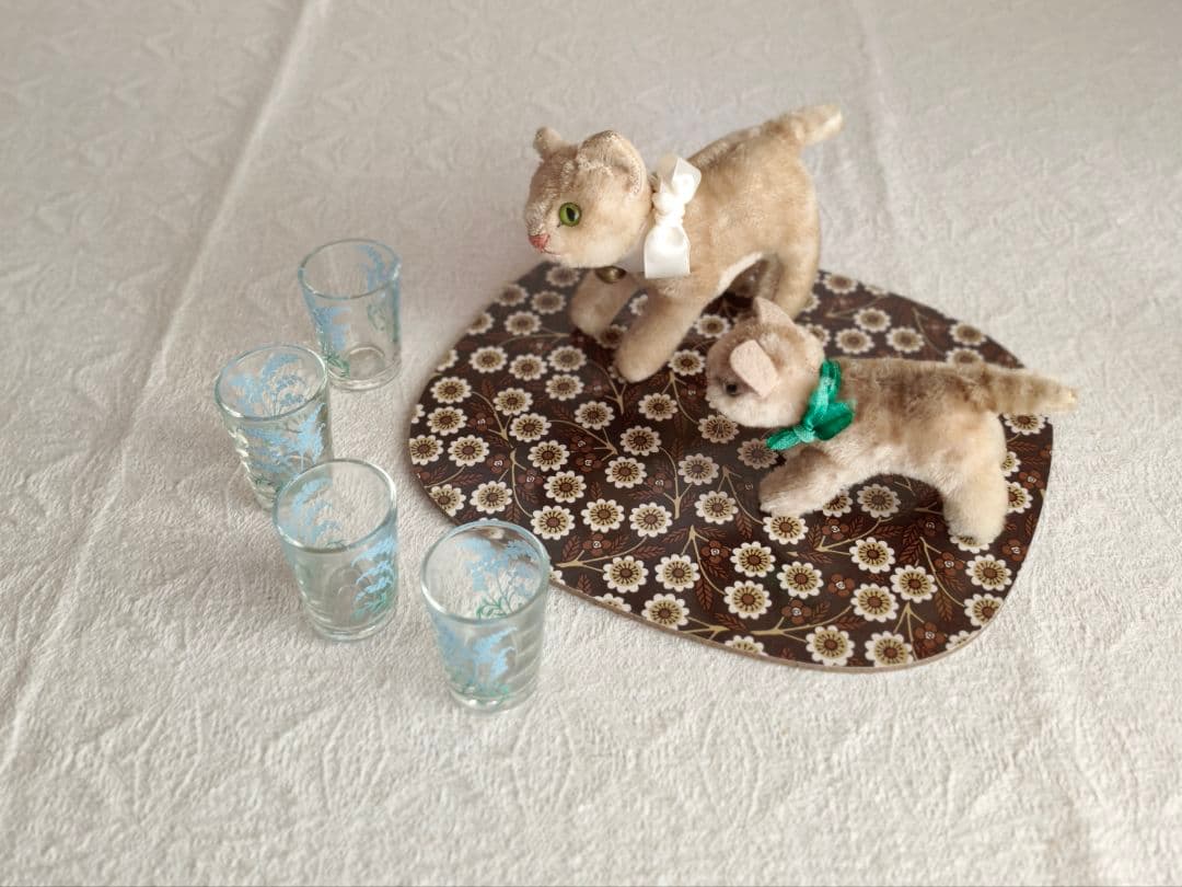 【まーちゃんさま】vintage tray ❀ ブラウン小花の クラシカルトレー