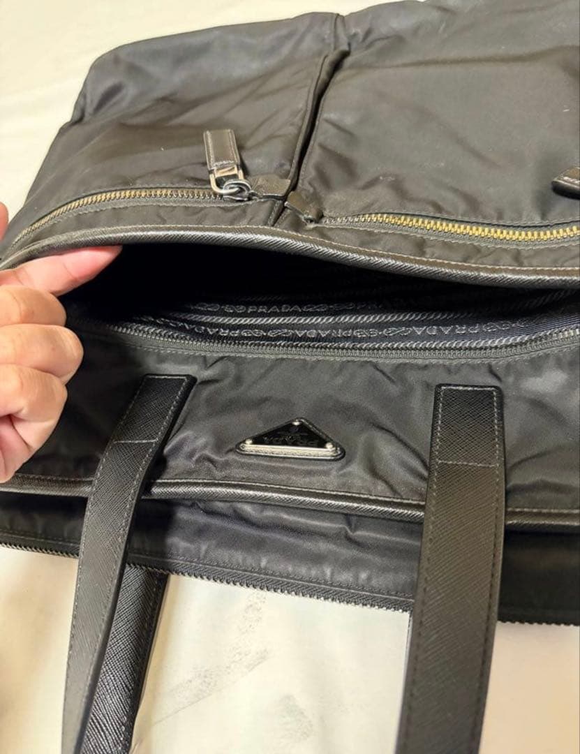 定価42万円　PRADA サフィアーノ　ビジネスバッグ