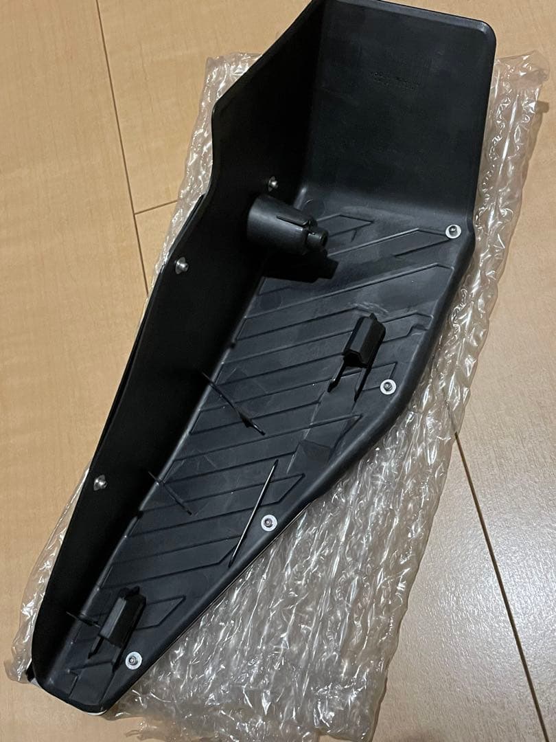 VW純正　ゴルフ7用　純正フットレスト（J5G VC1 A01）