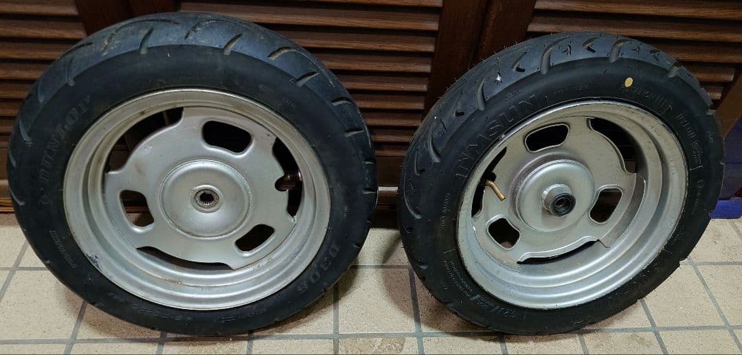 ズーマー純正ホイール前後