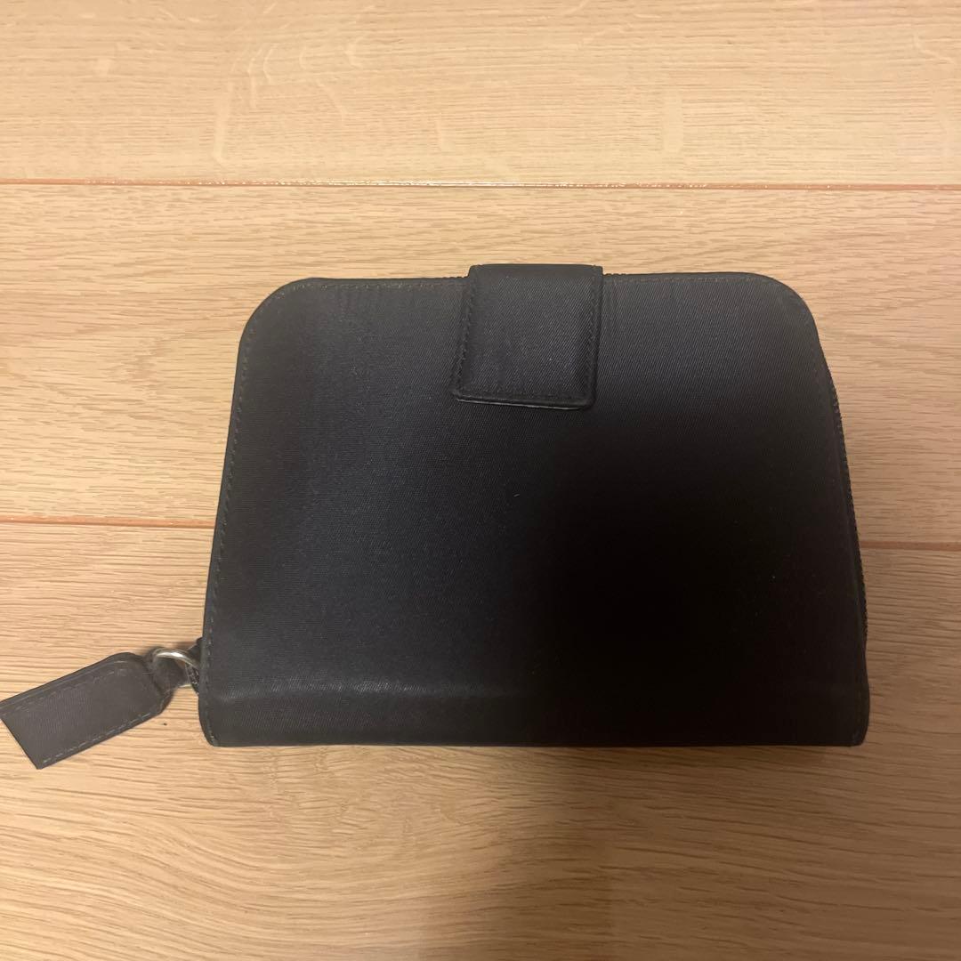 PRADA 二つ折財布