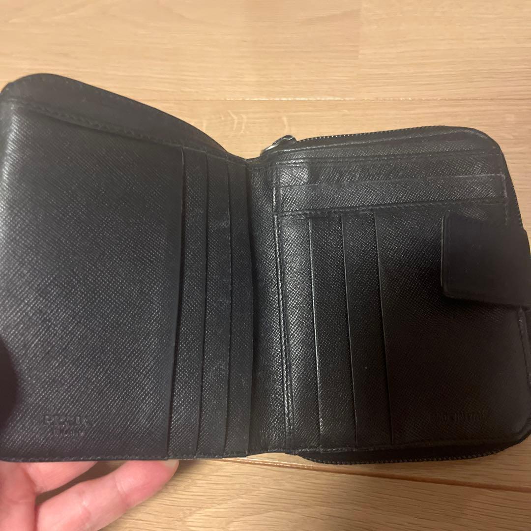 PRADA 二つ折財布