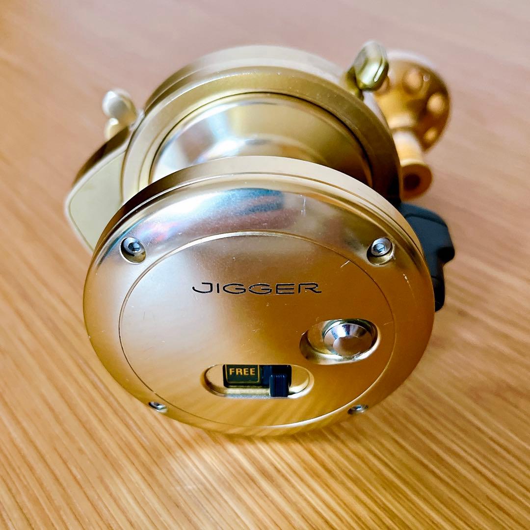 美品　シマノ　スコーピオン オシアジガー 2000P リール