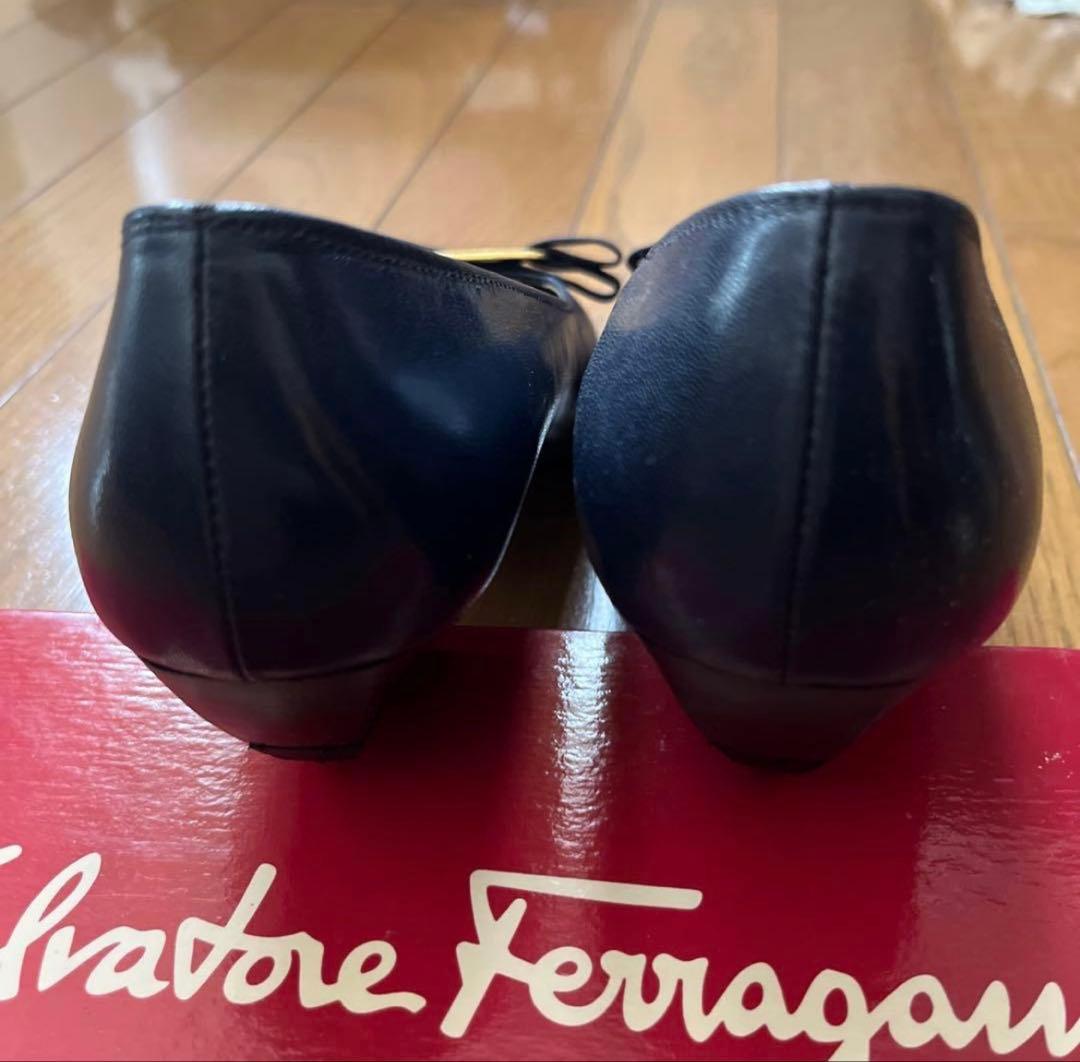 Salvatore Ferragamo フェラガモ リボン付きパンプス　ネイビー