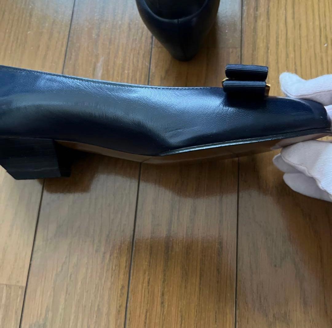 Salvatore Ferragamo フェラガモ リボン付きパンプス　ネイビー