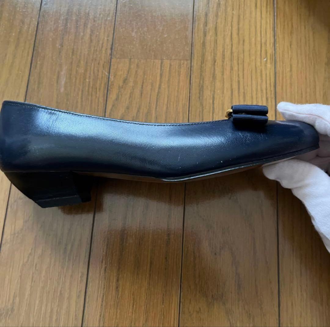 Salvatore Ferragamo フェラガモ リボン付きパンプス　ネイビー