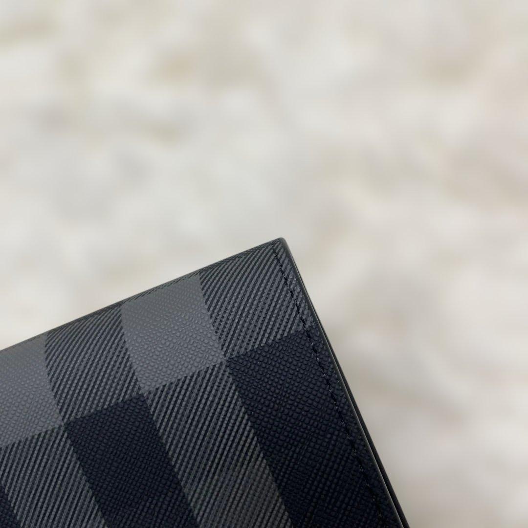 新品 BURBERRY バーバリー 二つ折り財布 チャコール　チェック 新型