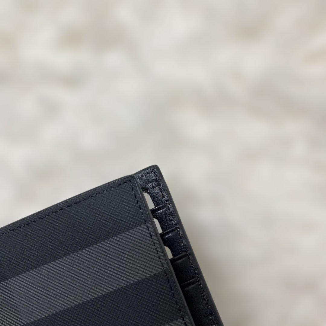 新品 BURBERRY バーバリー 二つ折り財布 チャコール　チェック 新型