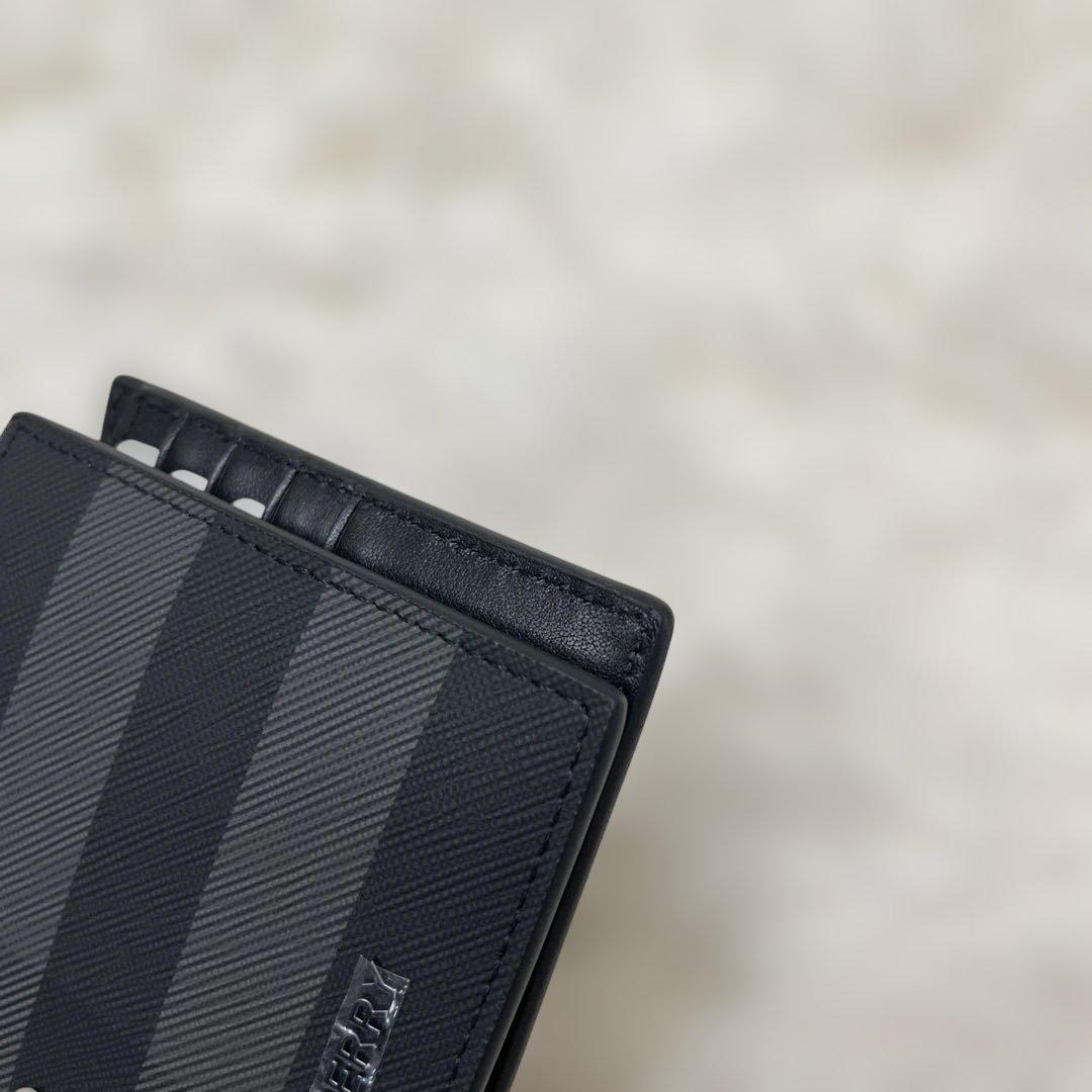 新品 BURBERRY バーバリー 二つ折り財布 チャコール　チェック 新型