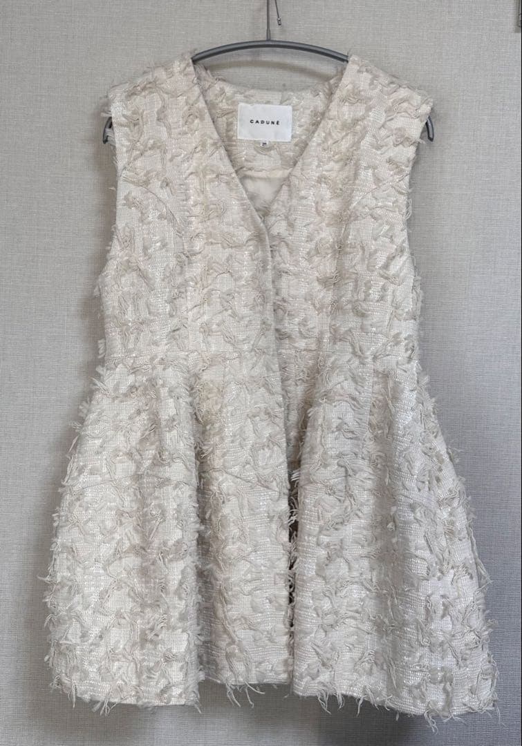 カデュネ リボンヤーン ペプラムジレ 38