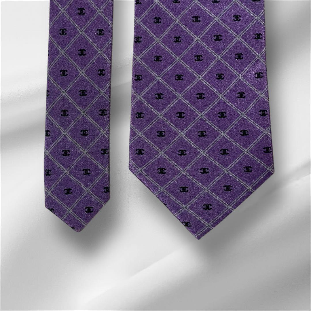 【超美品】シャネル チェック 総柄 ロゴ ココマーク パープル 紫 黒 ネクタイ