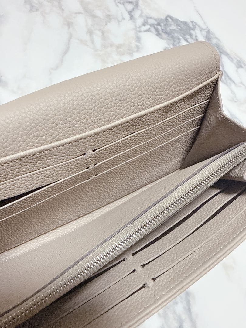 ルイヴィトン　マヒナ　ポルトフォイユ　イリス　長財布　ウォレット　ベージュ