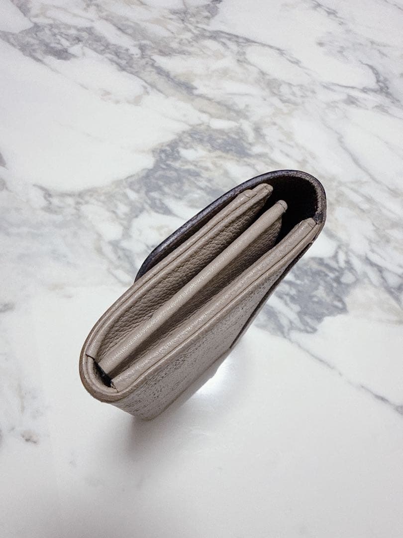 ルイヴィトン　マヒナ　ポルトフォイユ　イリス　長財布　ウォレット　ベージュ