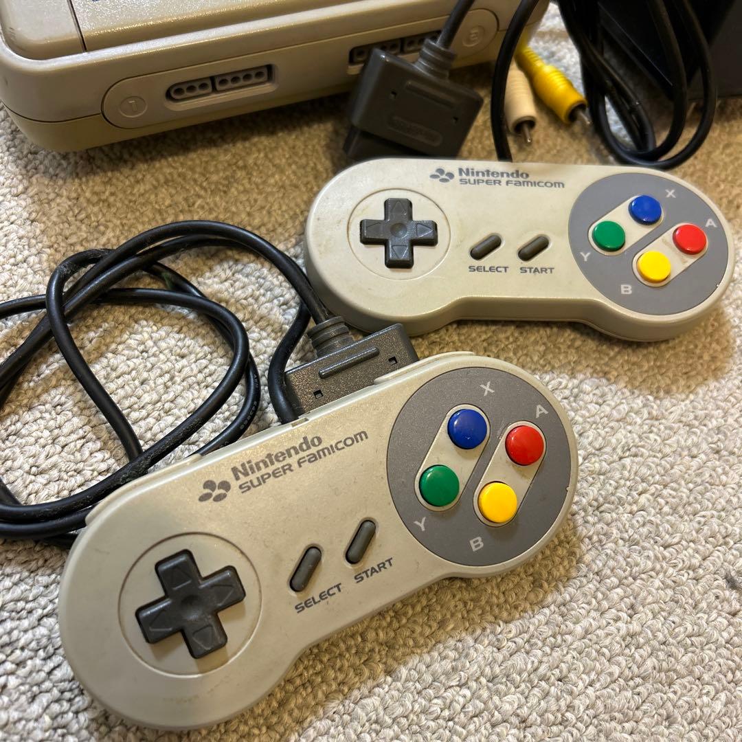スーパーファミコン本体、コントローラー2台、スーパーマリオコレクション、コード