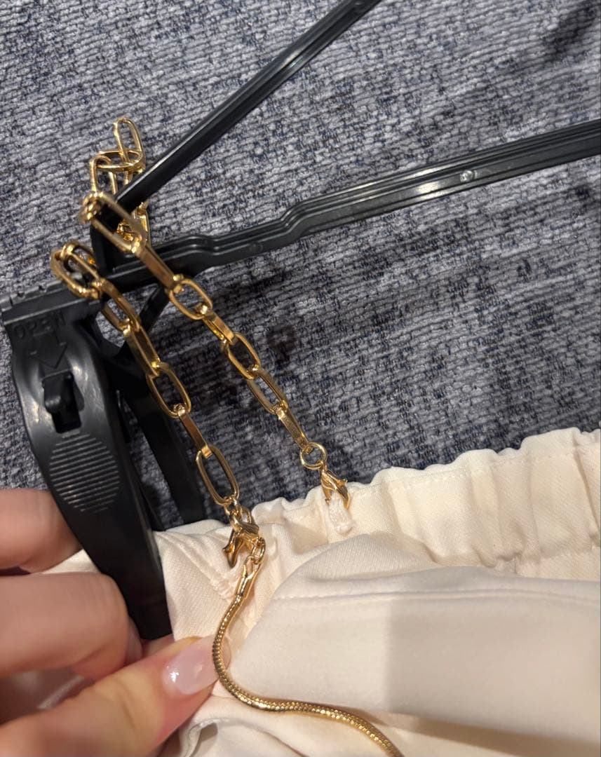 2025秋冬最新モデルチェーンショルダーミニドレス（お直し済）ほぼ新品