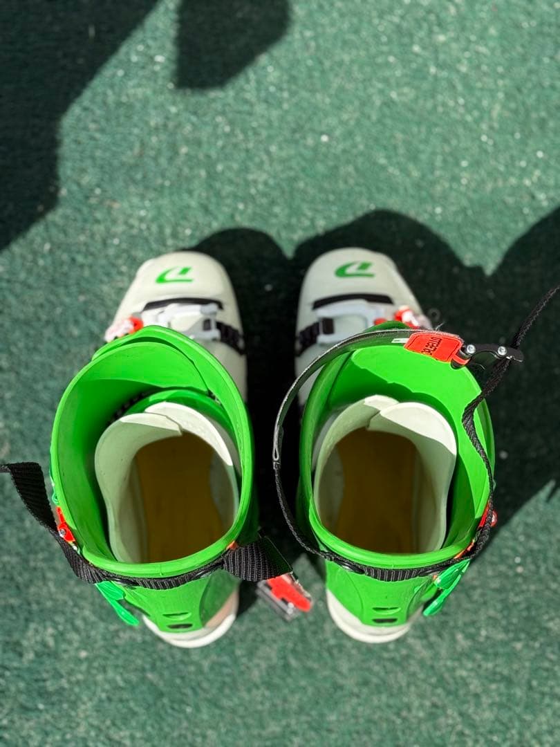 22/23 DALBELLO DRS SS 25.5cm定価は115,500円