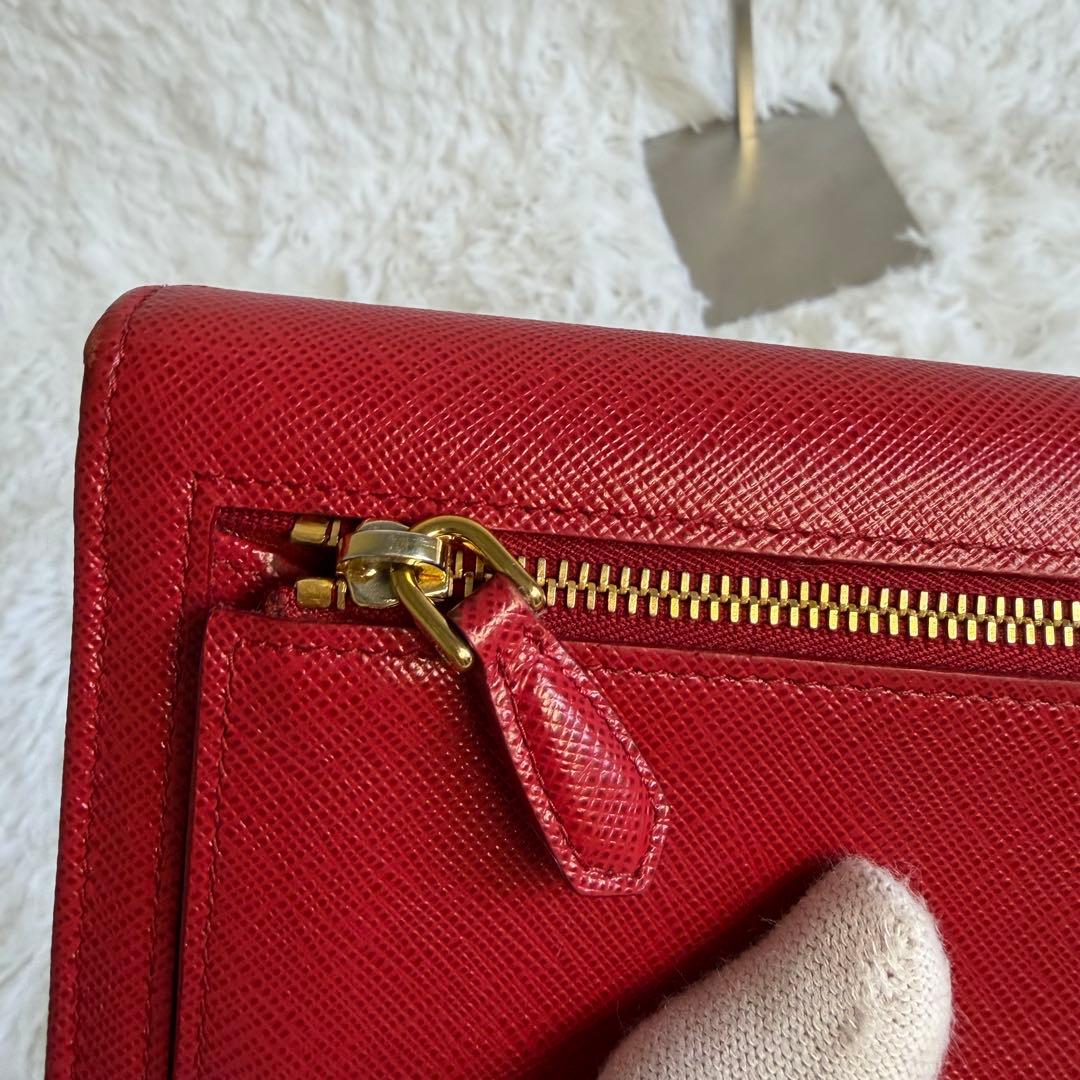 ✨極美品✨PRADA サフィアーノ　長財布　カードケース　レッド　メタルロゴ