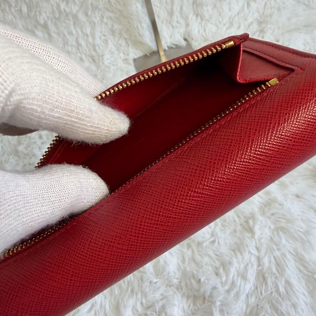 ✨極美品✨PRADA サフィアーノ　長財布　カードケース　レッド　メタルロゴ