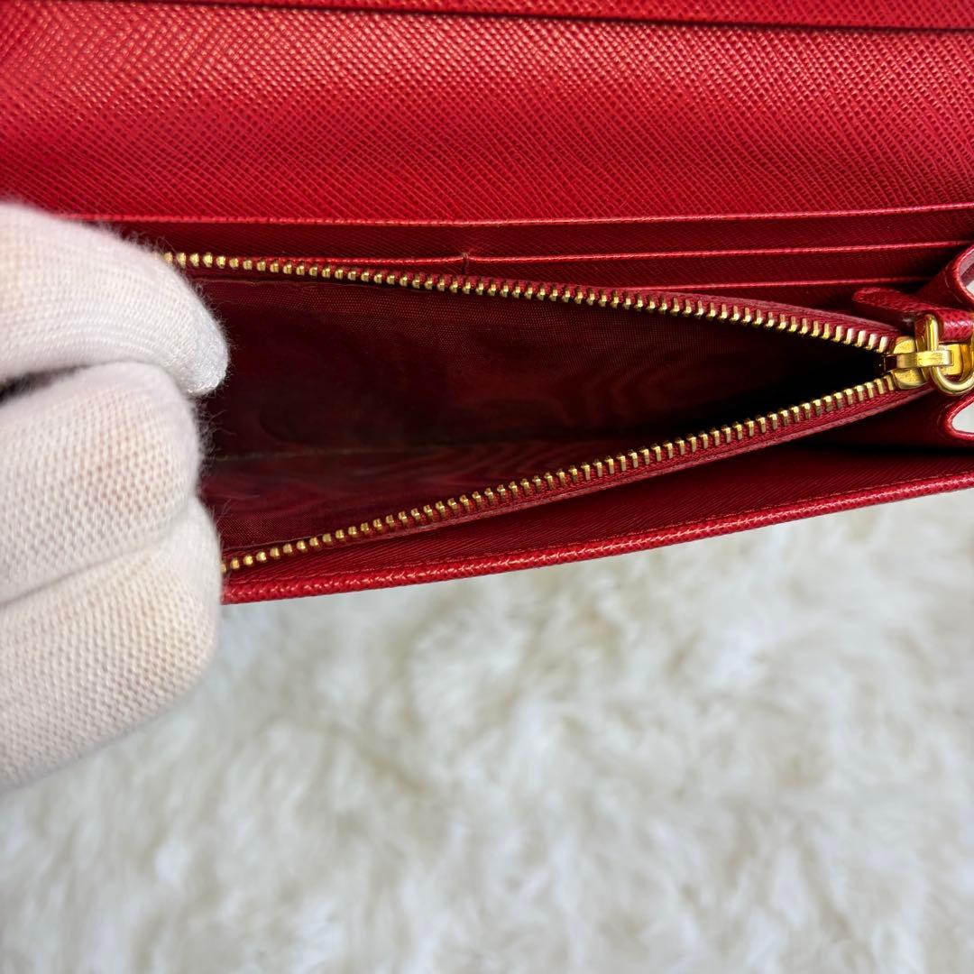 ✨極美品✨PRADA サフィアーノ　長財布　カードケース　レッド　メタルロゴ