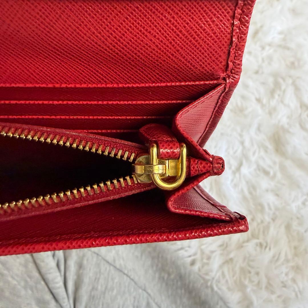 ✨極美品✨PRADA サフィアーノ　長財布　カードケース　レッド　メタルロゴ