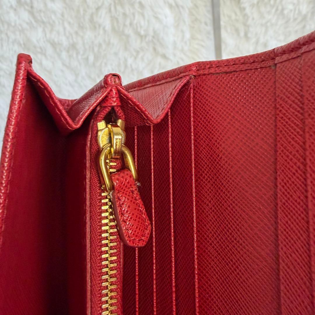 ✨極美品✨PRADA サフィアーノ　長財布　カードケース　レッド　メタルロゴ