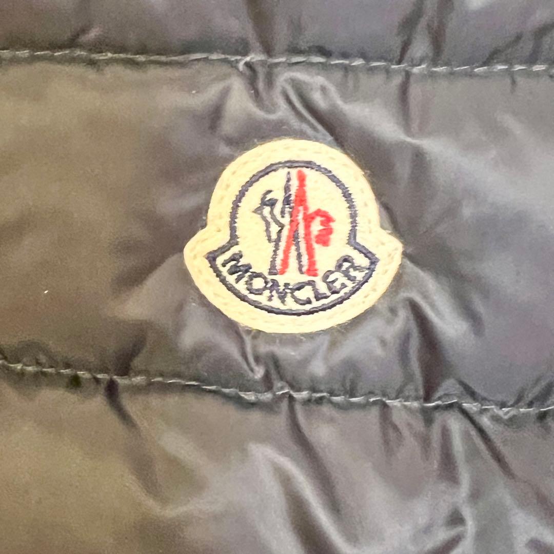【極美品】MONCLER フード付き 切替ダウンベストパーカー ネイビー